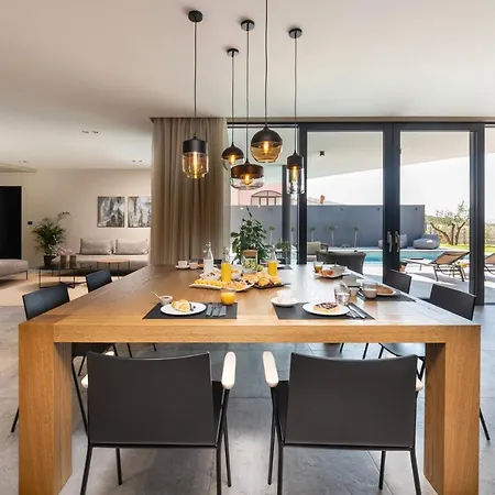 Βίλα Luxury Aruna Πούλα