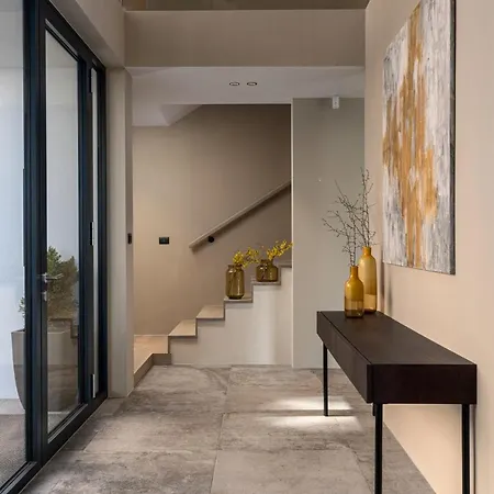 Luxury Aruna Villa *