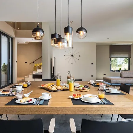 Luxury Aruna Βίλα Πούλα