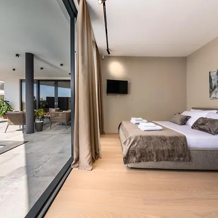 Luxury Aruna Βίλα Πούλα