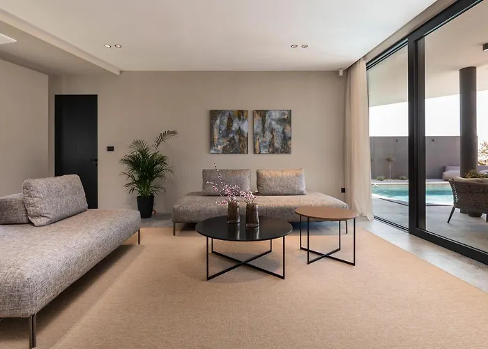 빌라 Luxury Aruna *