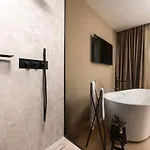 Luxury Aruna *