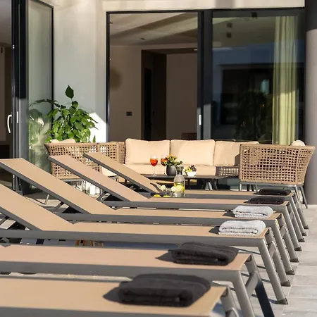 Luxury Aruna Póla