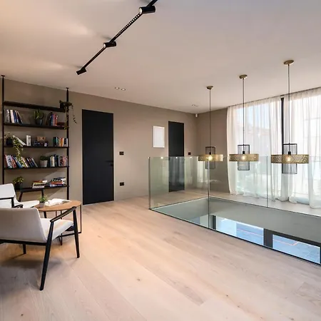 Luxury Aruna Póla
